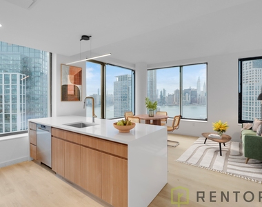 77 Commercial Street - Photo Thumbnail 1