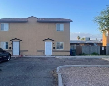 2538 W Ocotillo Road - Photo Thumbnail 0