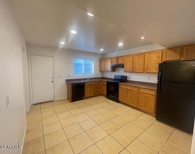 2538 W Ocotillo Road - Photo Thumbnail 1