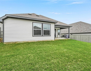 2216 Robin Way - Photo Thumbnail 24