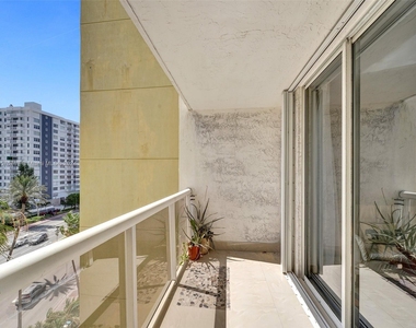 5880 Collins Ave - Photo Thumbnail 19