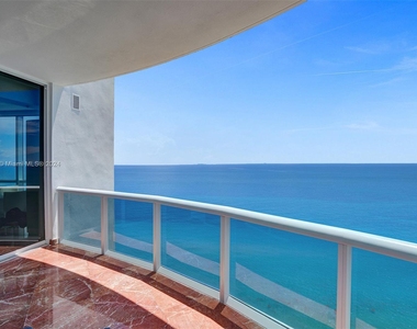 18201 Collins Ave - Photo Thumbnail 18