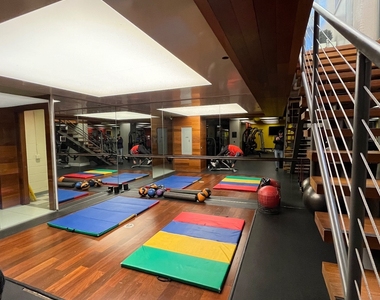301 East 47th Street - Photo Thumbnail 10