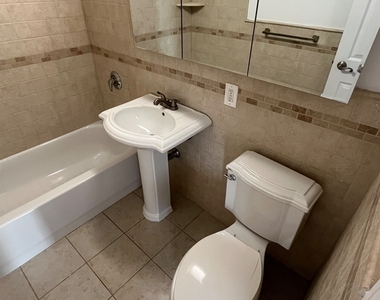 301 East 47th Street - Photo Thumbnail 6