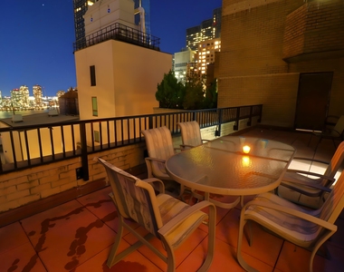 301 East 47th Street - Photo Thumbnail 5