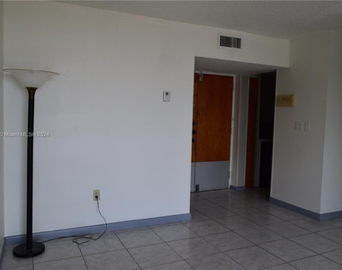 11790 Sw 18th St - Photo Thumbnail 2