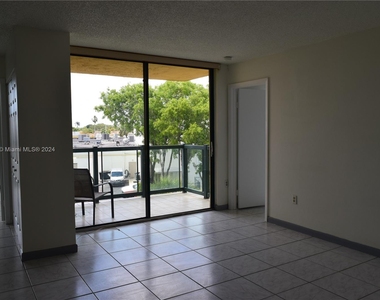 11790 Sw 18th St - Photo Thumbnail 1