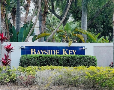 6215 Bayside Key Drive - Photo Thumbnail 17