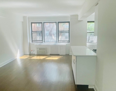  Beekman Place - Photo Thumbnail 1