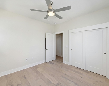 2827 Manor Rd - Photo Thumbnail 22