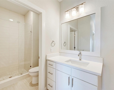 2827 Manor Rd - Photo Thumbnail 13