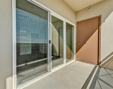 2827 Manor Rd - Photo Thumbnail 16