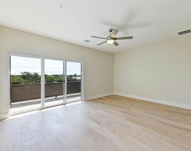 2827 Manor Rd - Photo Thumbnail 11
