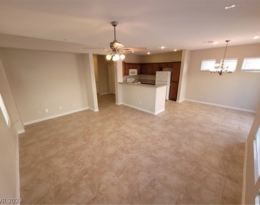 1156 Maple Pines Avenue - Photo Thumbnail 3