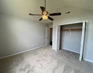 3825 Rhododendron St - Photo Thumbnail 21