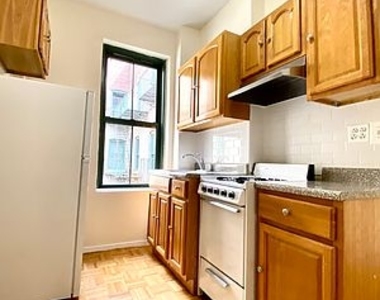 East 79th Street RENT STABALIZED - Photo Thumbnail 3