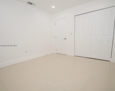 233 Nw 53rd Ave - Photo Thumbnail 9