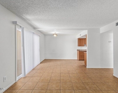3810 N Maryvale Parkway - Photo Thumbnail 5