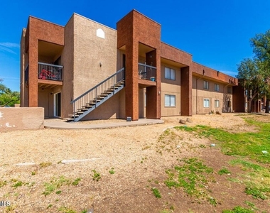 3810 N Maryvale Parkway - Photo Thumbnail 1