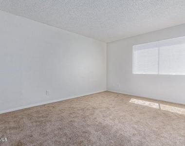 3810 N Maryvale Parkway - Photo Thumbnail 12