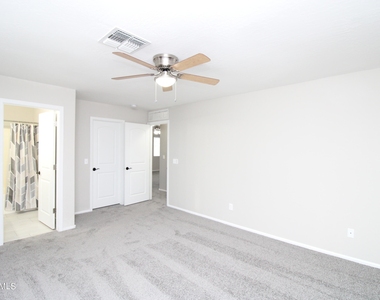 21304 N Shelby Court - Photo Thumbnail 5