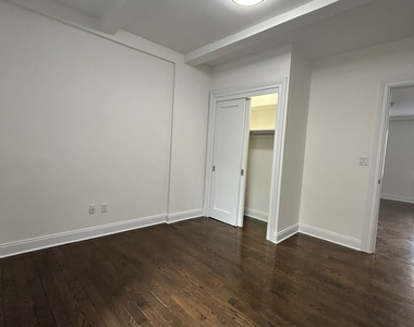 37th Street off Park Ave - Photo Thumbnail 2