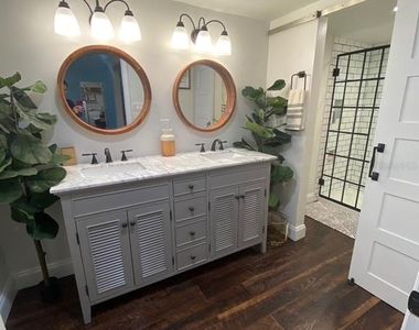 2905 W Ballast Point Boulevard - Photo Thumbnail 10