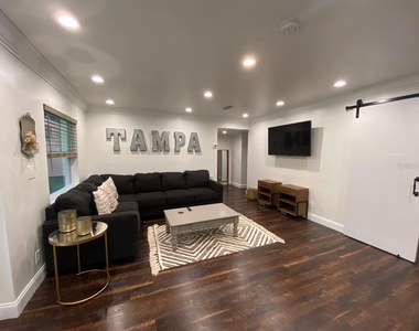 2905 W Ballast Point Boulevard - Photo Thumbnail 2