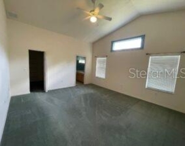 2103 Nw 50th Place - Photo Thumbnail 5