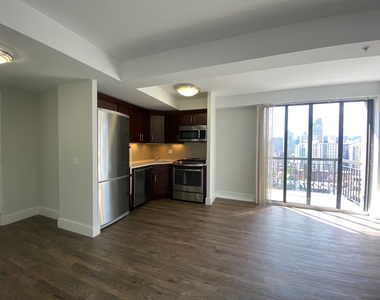 East 91st Street - Photo Thumbnail 1