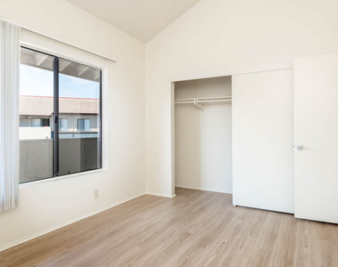 873 Stevens Avenue - Photo Thumbnail 24