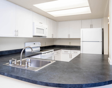 873 Stevens Avenue - Photo Thumbnail 16