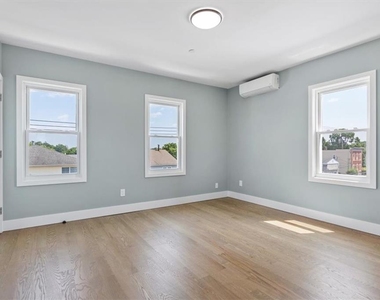 76 Crotona Avenue - Photo Thumbnail 8
