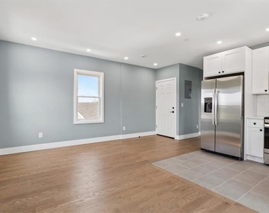76 Crotona Avenue - Photo Thumbnail 4