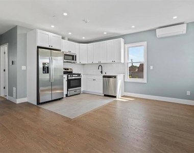76 Crotona Avenue - Photo Thumbnail 3