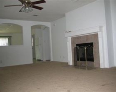 1823 Brentwood Dr - Photo Thumbnail 7