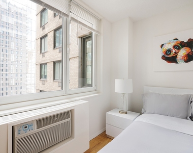 230 West West 55th Street - Photo Thumbnail 7