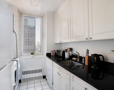 230 West West 55th Street - Photo Thumbnail 15