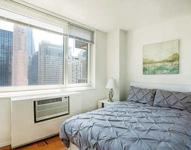 230 West West 55th Street - Photo Thumbnail 4