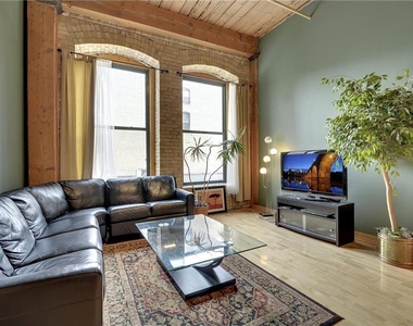 210 N 2nd Street - Photo Thumbnail 3