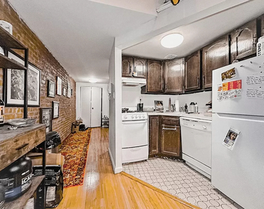 40 East 12th Street - Photo Thumbnail 3