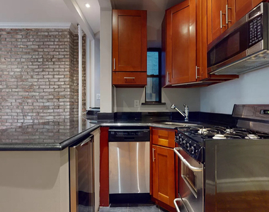 246 Mott Street - Photo Thumbnail 2