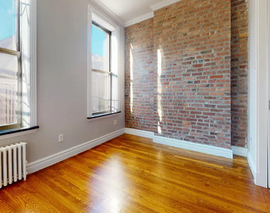 246 Mott Street - Photo Thumbnail 4