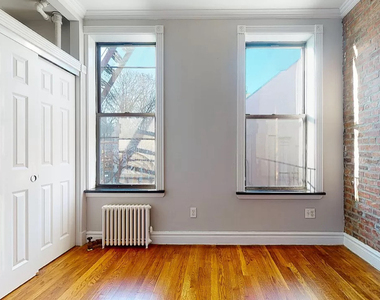 246 Mott Street - Photo Thumbnail 3