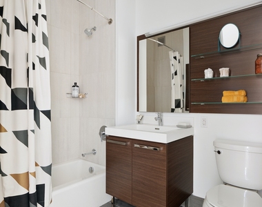 Queens Street, Unit 1411 - Photo Thumbnail 1