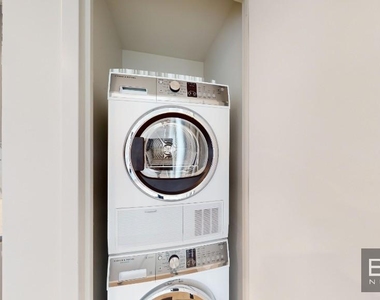 515 East 86th Street - Photo Thumbnail 1