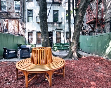 122 East 7th Street - Photo Thumbnail 6