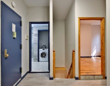 122 East 7th Street - Photo Thumbnail 3