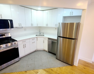 141-13 85th Road - Photo Thumbnail 4