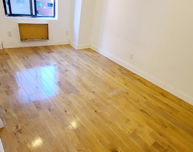 141-13 85th Road - Photo Thumbnail 9